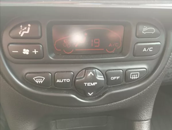 Peugeot 206 1,6 i 80KW QUIKSIKVER - foto 21
