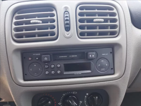 Renault Thalia 1,4 i 55KW - foto 13