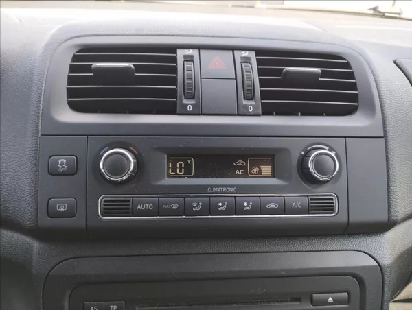 Škoda Fabia 1,2 63KW - foto 14