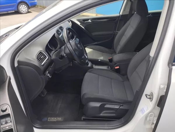 Volkswagen Golf 1,2 - foto 7