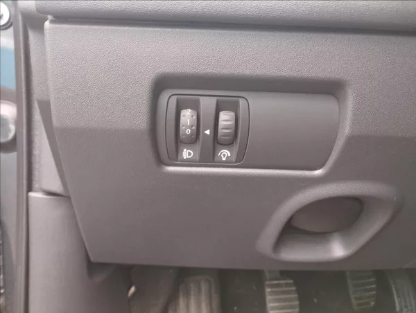 Renault Mégane 1,6 82KW - foto 11