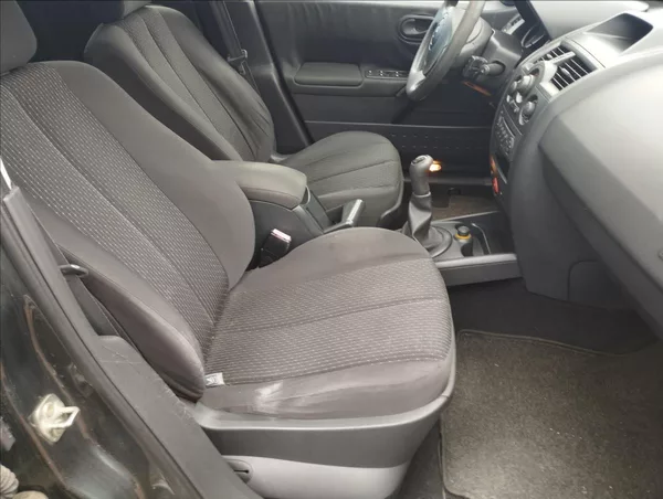 Renault Mégane 1,6 82KW - foto 8