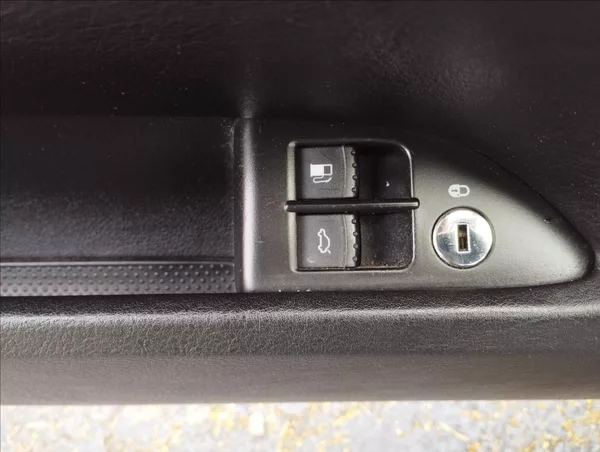 Volkswagen Passat 2,0 85KW - foto 14