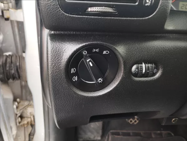 Volkswagen Passat 2,0 85KW - foto 15