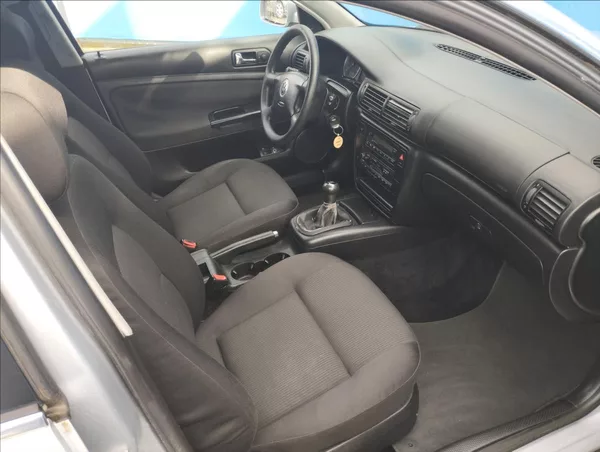 Volkswagen Passat 2,0 85KW - foto 9
