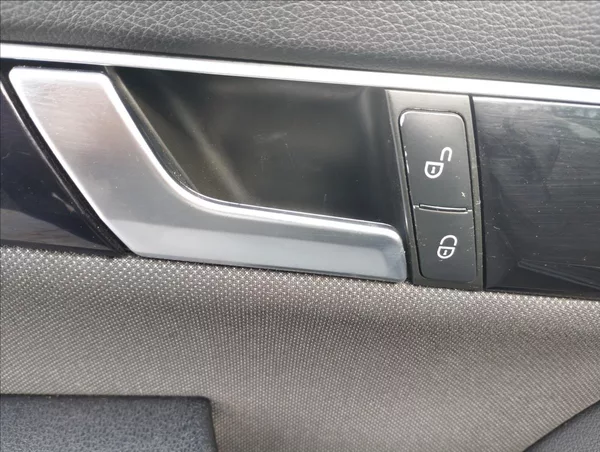 Mercedes-Benz Třídy C 2.2 CDi 150KW 2,1 - foto 17