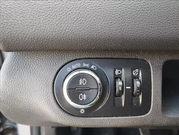 Opel Meriva 1,4 - foto 15