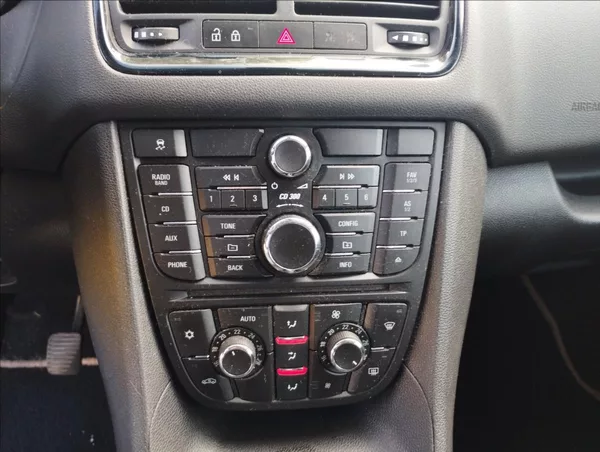 Opel Meriva 1,4 - foto 20