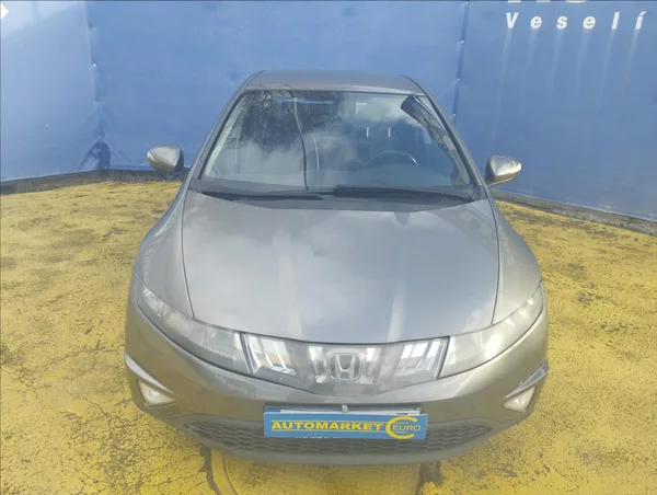 Honda Civic 1,8 V-TEc 103KW AUTOMAT - foto 2