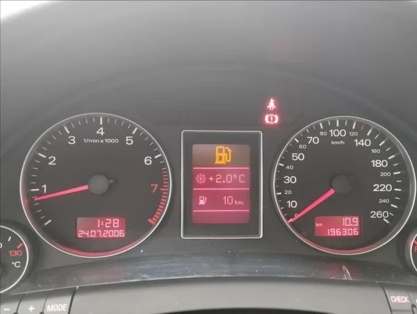 Audi A4 1,6 1.6 MPi 75KW - foto 11