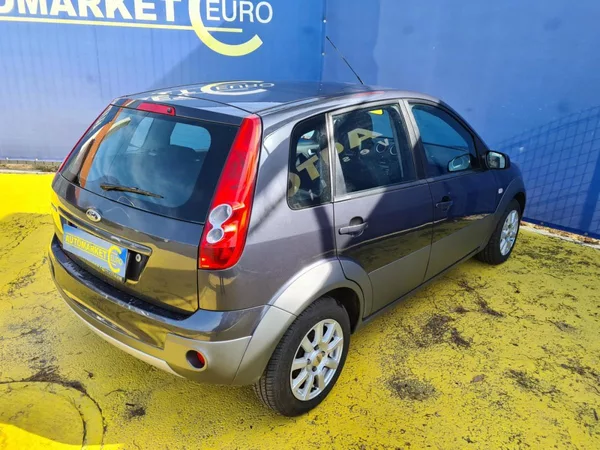 Ford Fiesta 1,4 59KW CROSS - foto 4