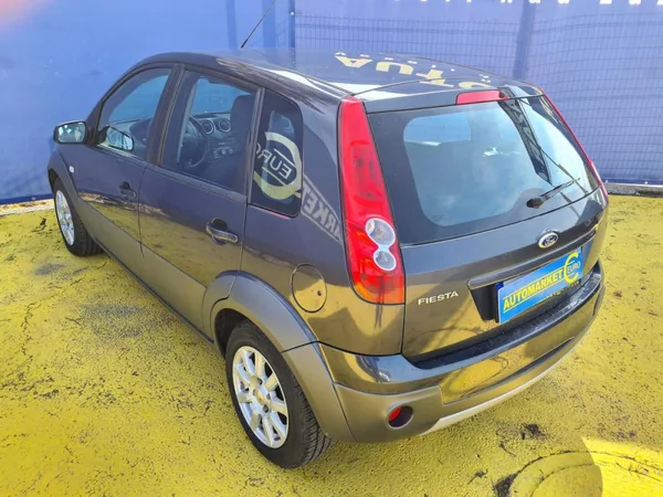 Ford Fiesta 1,4 59KW CROSS - foto 6