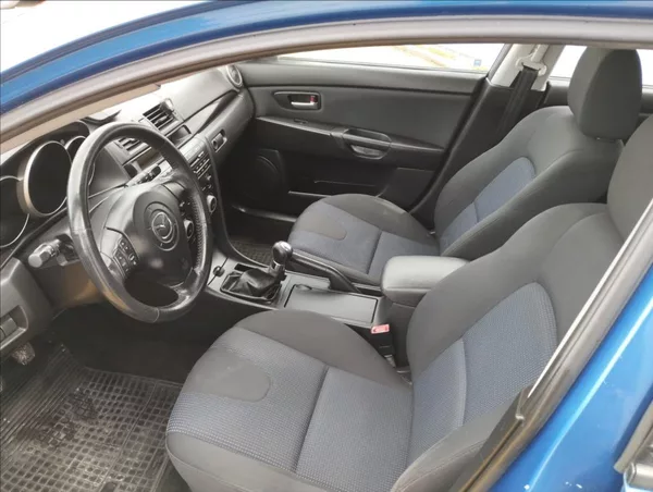 Mazda 3 1,6 D 66KW - foto 7
