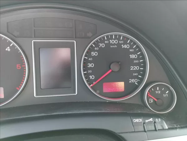 Audi A4 3,0 TDI quattro Avant - foto 11