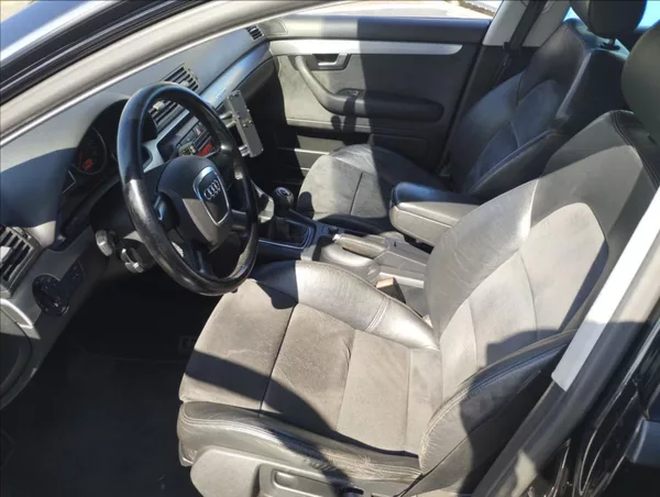 Audi A4 3,0 TDI quattro Avant - foto 7
