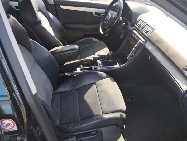 Audi A4 3,0 TDI quattro Avant - foto 8