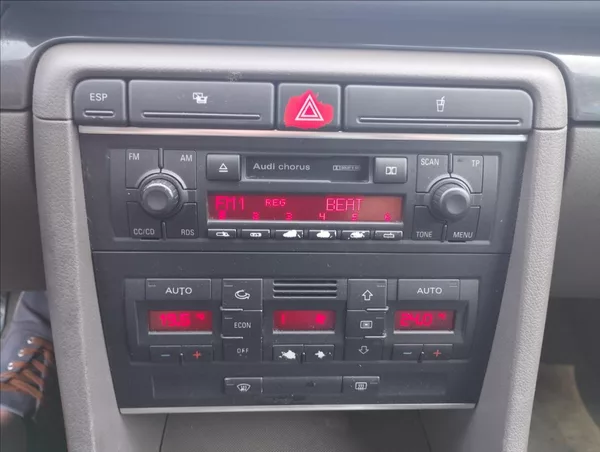 Audi A4 1,9 TDI Avant 74kW - foto 12