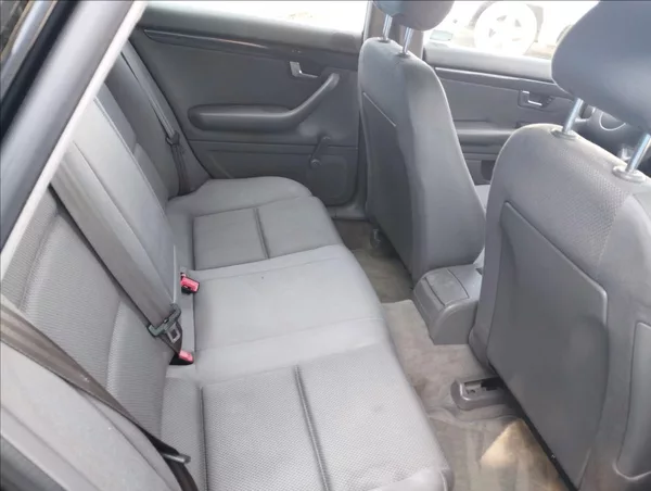 Audi A4 1,9 TDI Avant 74kW - foto 9