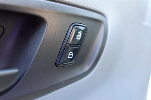 Ford Transit 2,0 TDCI 7MÍST DVOJKABINA VAL - foto 20