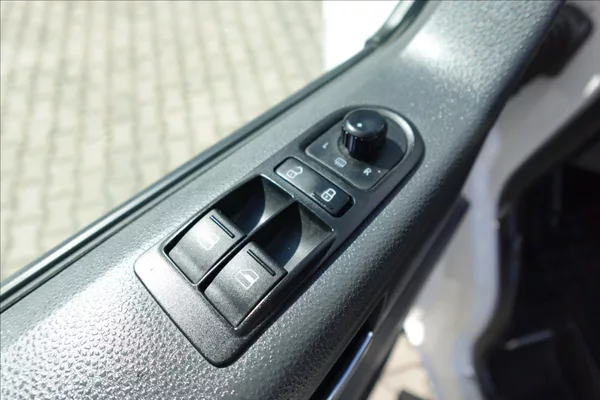 Volkswagen Caravelle 2,0 TDi L2H1 8MÍST KLIMA - foto 26