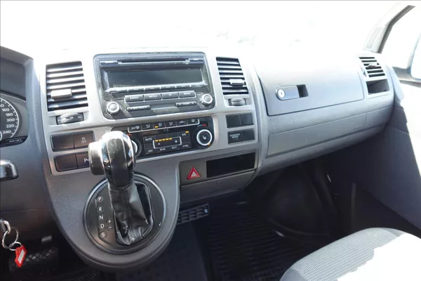 Volkswagen Caravelle 2,0 TDi L2H1 8MÍST KLIMA - foto 33