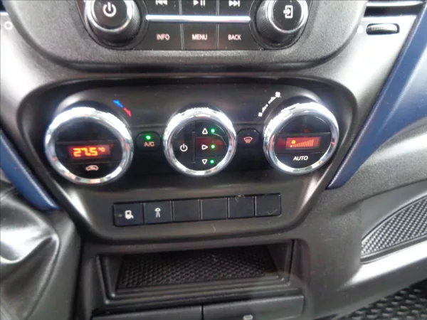 Iveco Daily 3,0 HPT VALNÍK PLACHTA KLIMAT - foto 24