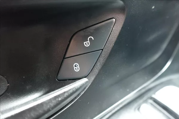Mercedes-Benz Vito 2,0 CDi EXTRALONG KLIMA SERVI - foto 15