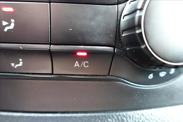 Mercedes-Benz Vito 2,0 CDi EXTRALONG KLIMA SERVI - foto 22