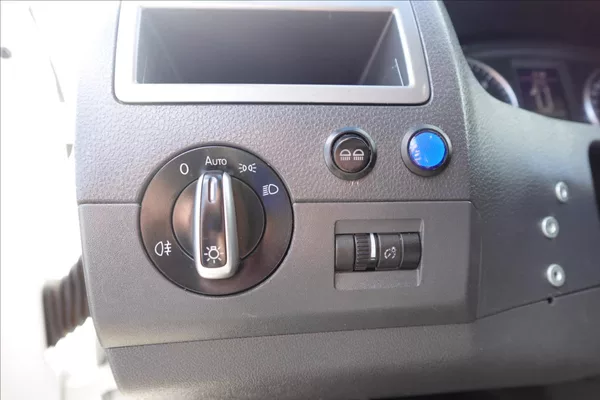 Volkswagen Caravelle 2,0 TDi L2H1 8MÍST KLIMA - foto 27