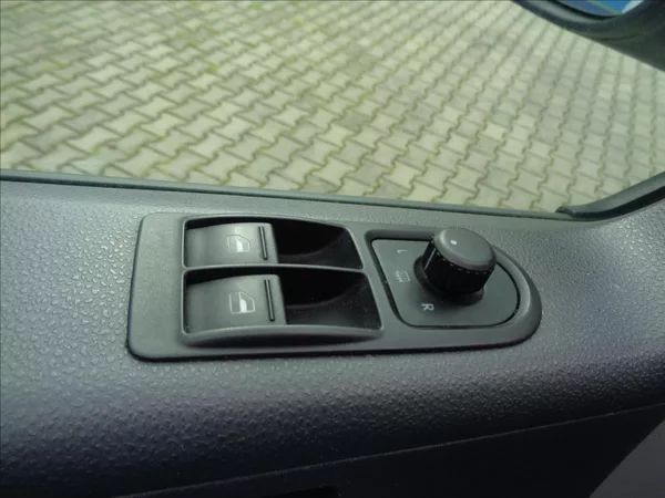 Volkswagen Transporter 2,0 TDI L1H1 KLIMA SERVISKA - foto 22