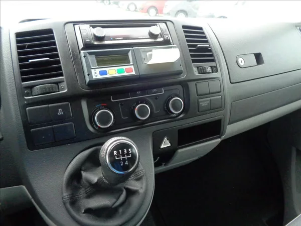 Volkswagen Transporter 2,0 TDI L1H1 KLIMA SERVISKA - foto 24