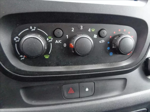 Opel Vivaro 1,6 CDTI L1H1 9 MÍST BUS KLIM - foto 31