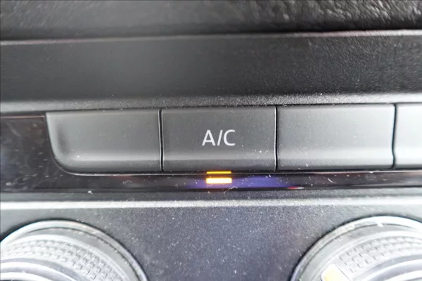 Volkswagen Crafter 2,0 TDI MAXI KLIMA SERVISKA - foto 18