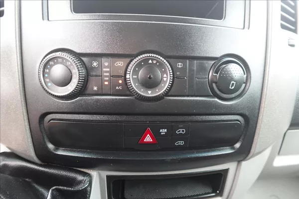 Mercedes-Benz Sprinter 2,2 316 CDI MAXI 5MÍST KLIMA - foto 29