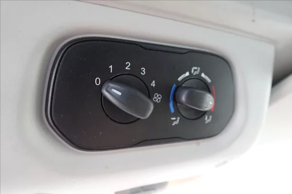 Ford Transit 2,2 TDCi L2H2 9MÍST BUS KLIMA - foto 37