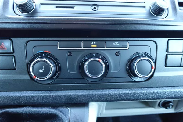 Volkswagen Transporter 2,0 TDI L2H1 KLIMA SERVISKA - foto 29
