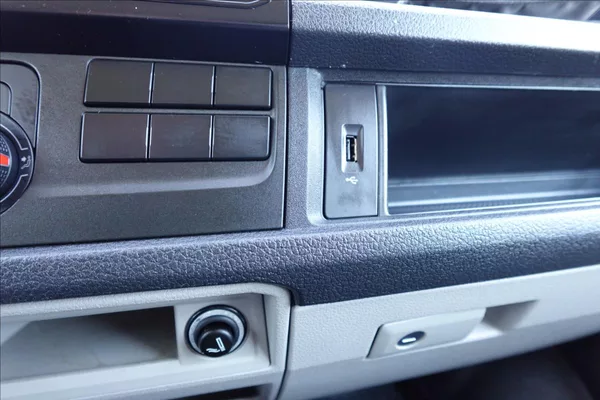 Volkswagen Transporter 2,0 TDI L2H1 KLIMA SERVISKA - foto 32