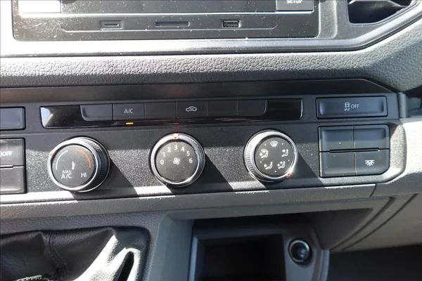 Volkswagen Crafter 2,0 TDi L2H2 KLIMA - foto 30