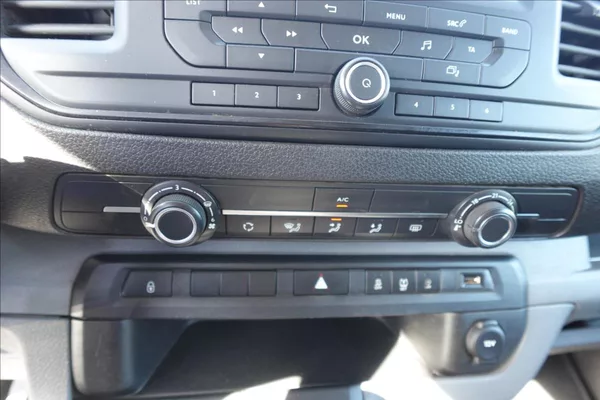 Citroën Jumpy 2,0 HDI 8 MÍST L3H1 KLIMA - foto 32
