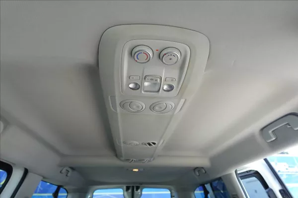 Citroën Jumpy 2,0 HDI 8 MÍST L3H1 KLIMA - foto 36