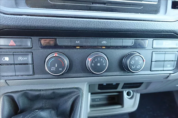 Volkswagen Crafter 2,0 TDI MAXI KLIMA - foto 29