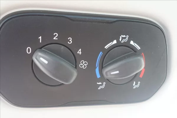 Ford Transit 2,0 TDCi L3H2 9MÍST KLIMA - foto 43