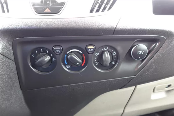 Ford Transit Custom 2,0 TDCi 6MÍST L2H1 KLIMA - foto 35