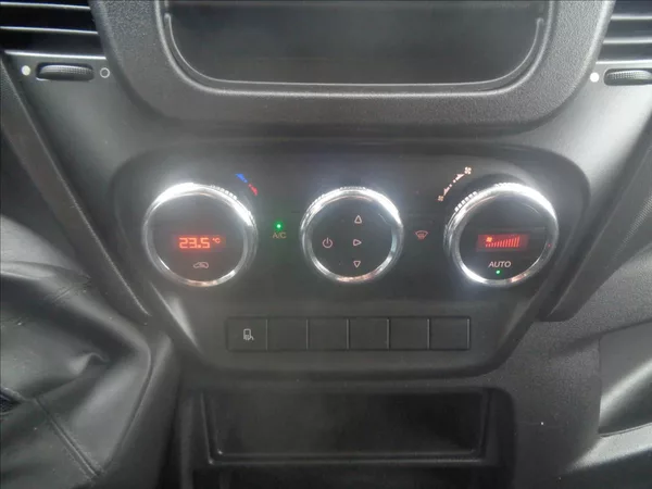 Iveco Daily 2,3 HPT L2H2 KLIMATRONIC SERV - foto 18