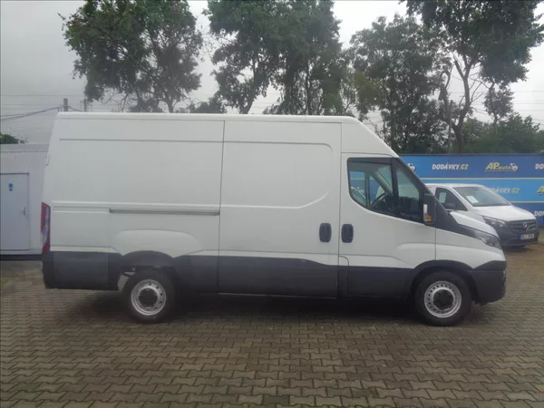 Iveco Daily 2,3 HPT L2H2 KLIMATRONIC SERV - foto 7