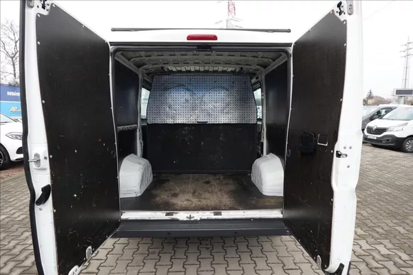 Peugeot Boxer 2,2 HDi L1H1 6MÍST KLIMA - foto 17