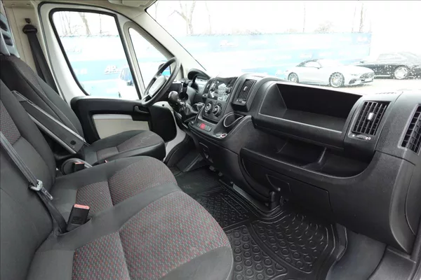 Peugeot Boxer 2,2 HDi L1H1 6MÍST KLIMA - foto 21