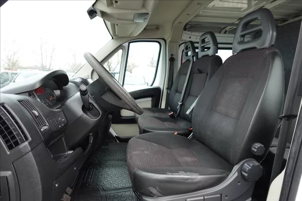 Peugeot Boxer 2,2 HDi L1H1 6MÍST KLIMA - foto 25