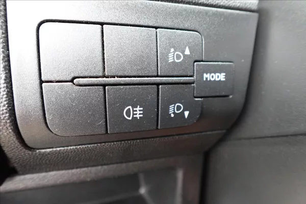 Peugeot Boxer 2,2 HDi L1H1 6MÍST KLIMA - foto 35