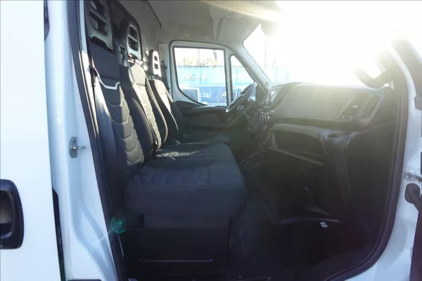 Iveco Daily 2,3 HPT L2H2 KLIMATRONIC - foto 17
